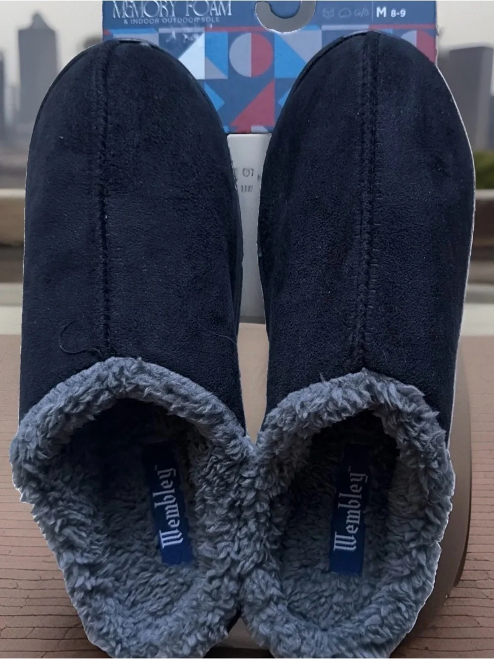 Wembley Men's Size M (8-9) Memory Foam Indoor/Outdoor Slippers. Black. NWT